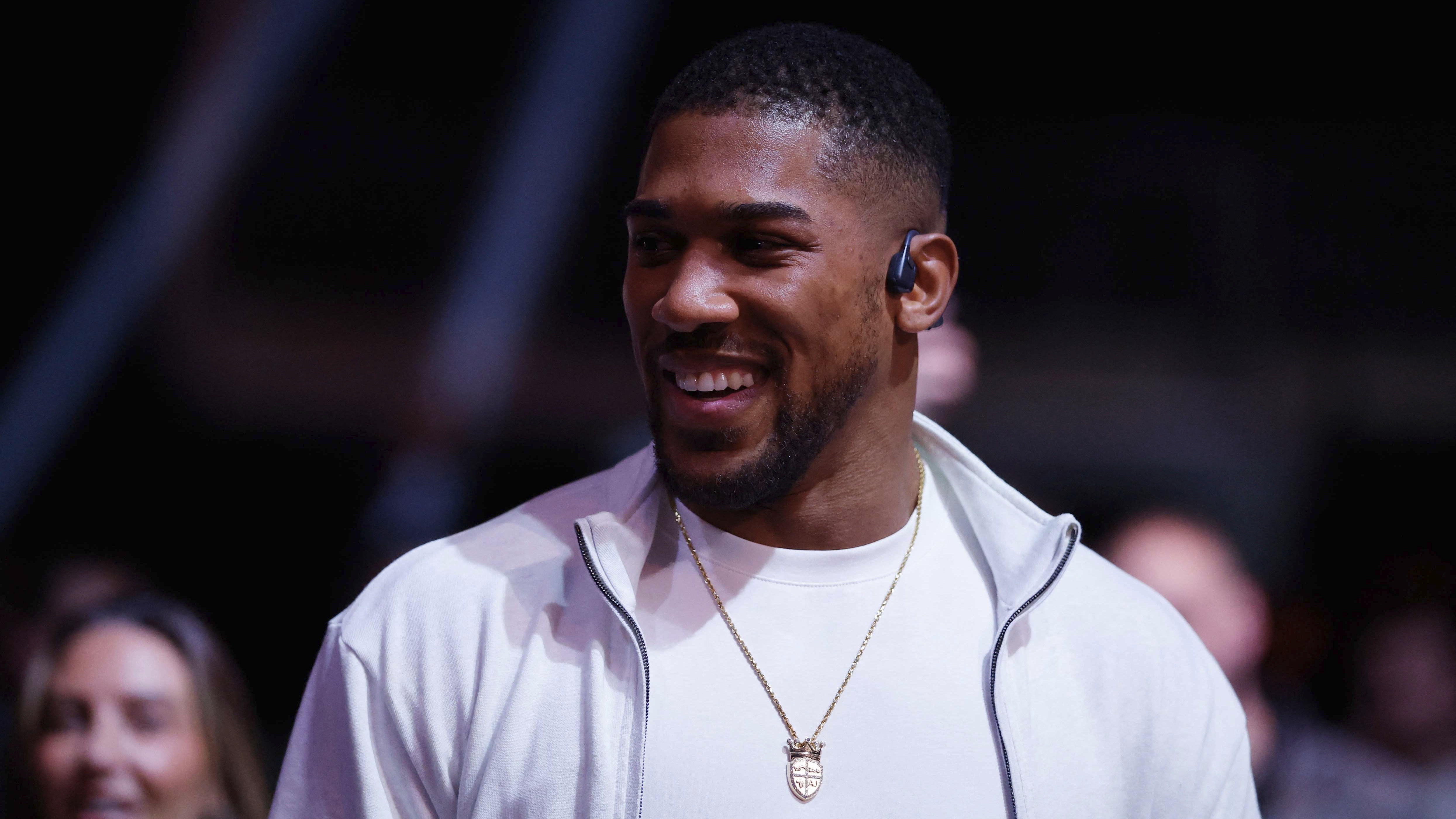 Ditantang Naik Ring oleh Tyson Fury, Begini Jawaban Santai Anthony Joshua
            - galeri foto