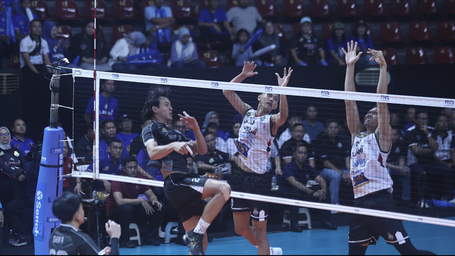 Jakarta Garuda Jaya vs LavAni (putih) di final four Proliga 2026.