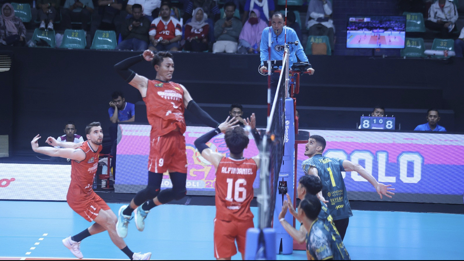 Jakarta Bhayangkara Presisi (merah) vs Surabaya Samator di final four Proliga 2026.