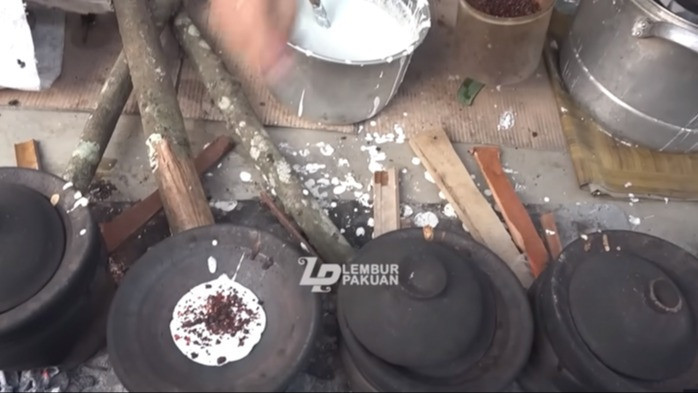 Penjual serabi langganan Dedi Mulyadi curhat