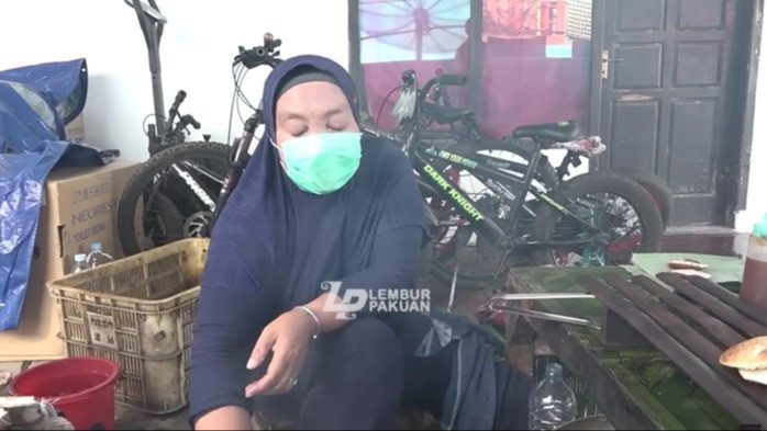 Ibu penjual serabi langganan Dedi Mulyadi curhat