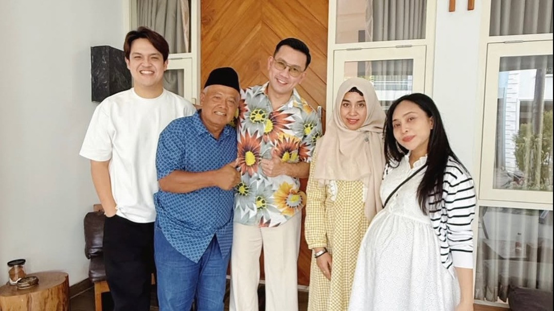 Pasangan musisi Aviwkila menjembatani Yai Mim dan istrinya bertemu Denny Sumargo