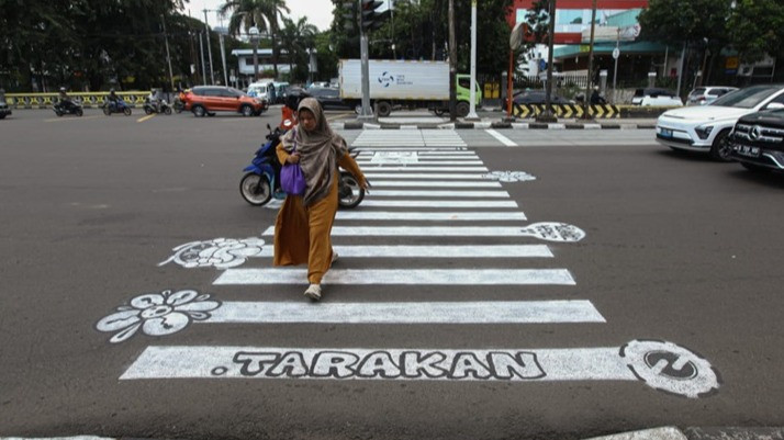 Warga Inisiatif Perbarui Zebra Cross Memudar di Cideng, Tuai Pujian 1