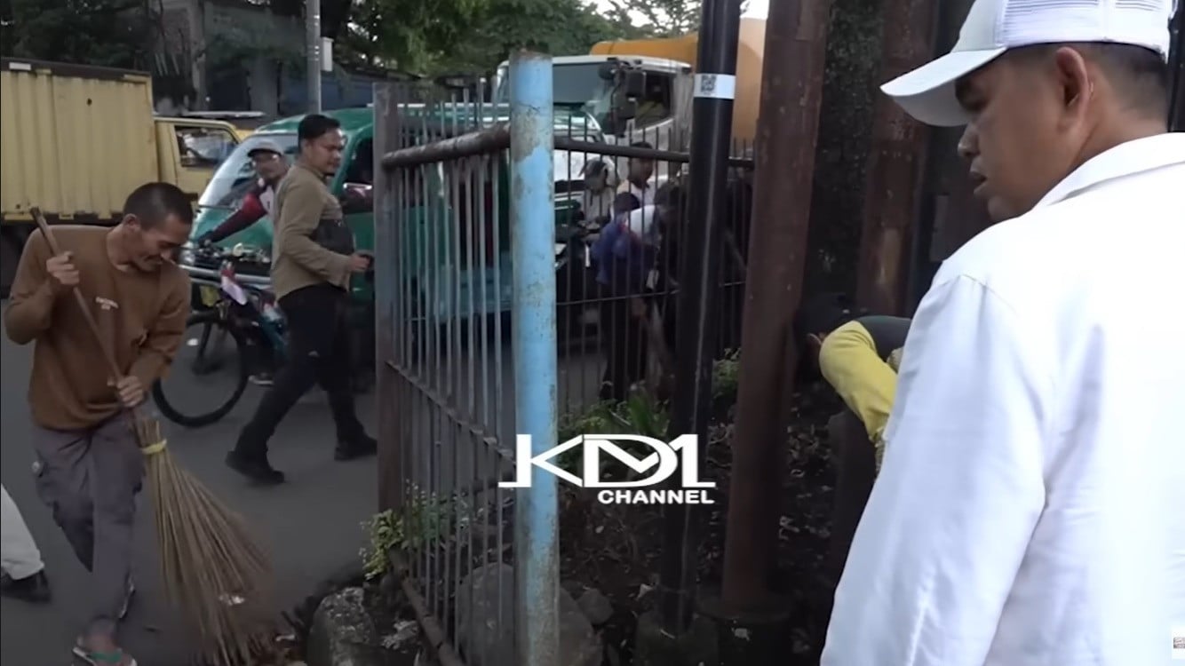 Dedi Mulyadi minta tukang parkir jadi tukang sapu