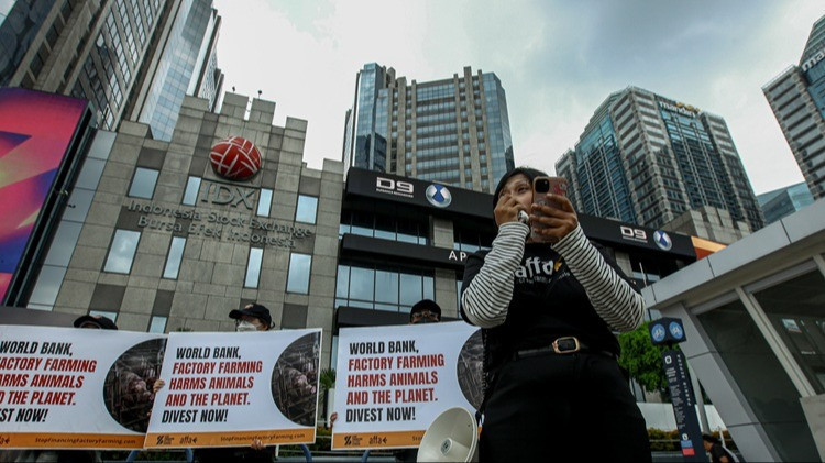 Berita Foto: Aksi Global di Jakarta, Desak Bank Dunia Hentikan Pendanaan Peternakan Intensif
            - galeri foto