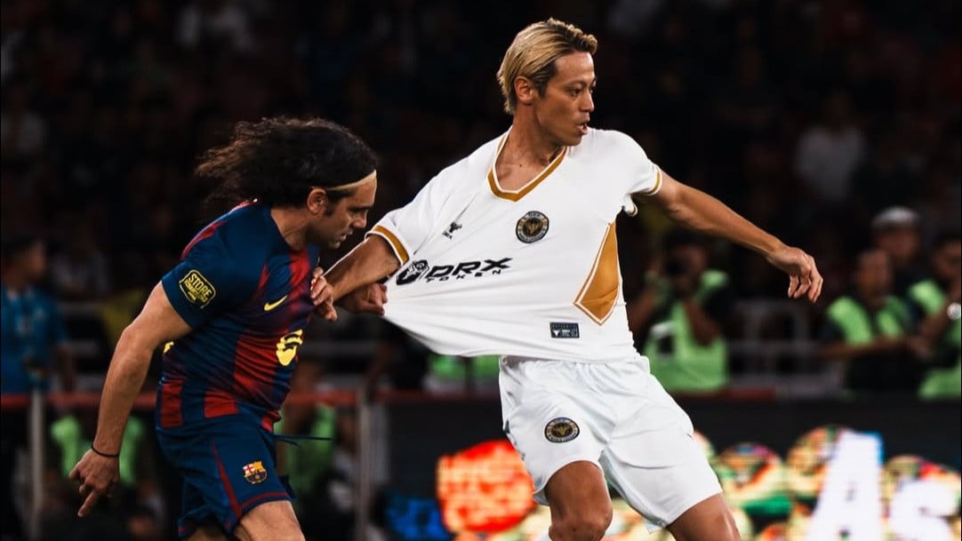 Legenda Jepang Keisuke Honda saat bermain untuk DRX World Legends