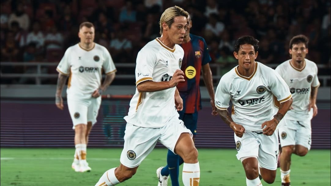Legenda Jepang Keisuke Honda saat bermain untuk DRX World Legends