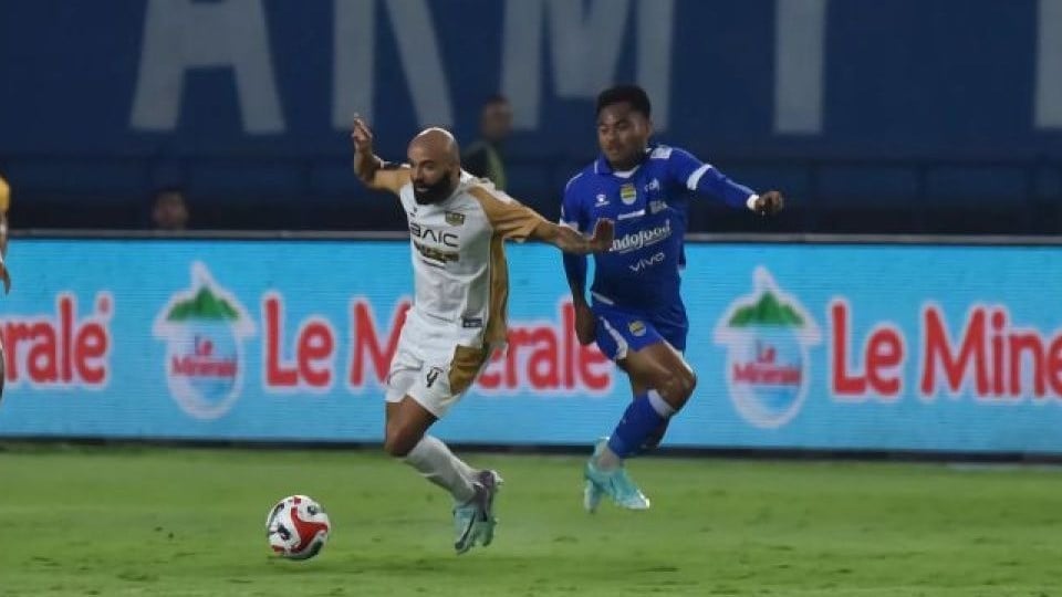 Dewa United vs Persib Bandung