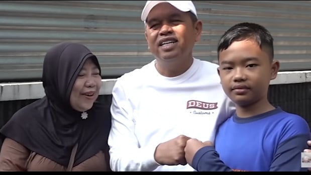 Dedi Mulyadi dengan Bagas dan ibunya