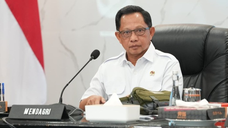 Percepat Transisi Energi, Mendagri Dorong Gubernur Bebaskan Pajak Kendaraan Listrik