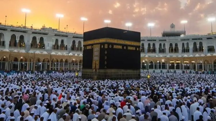 Doa Berangkat Haji Lengkap dengan Artinya