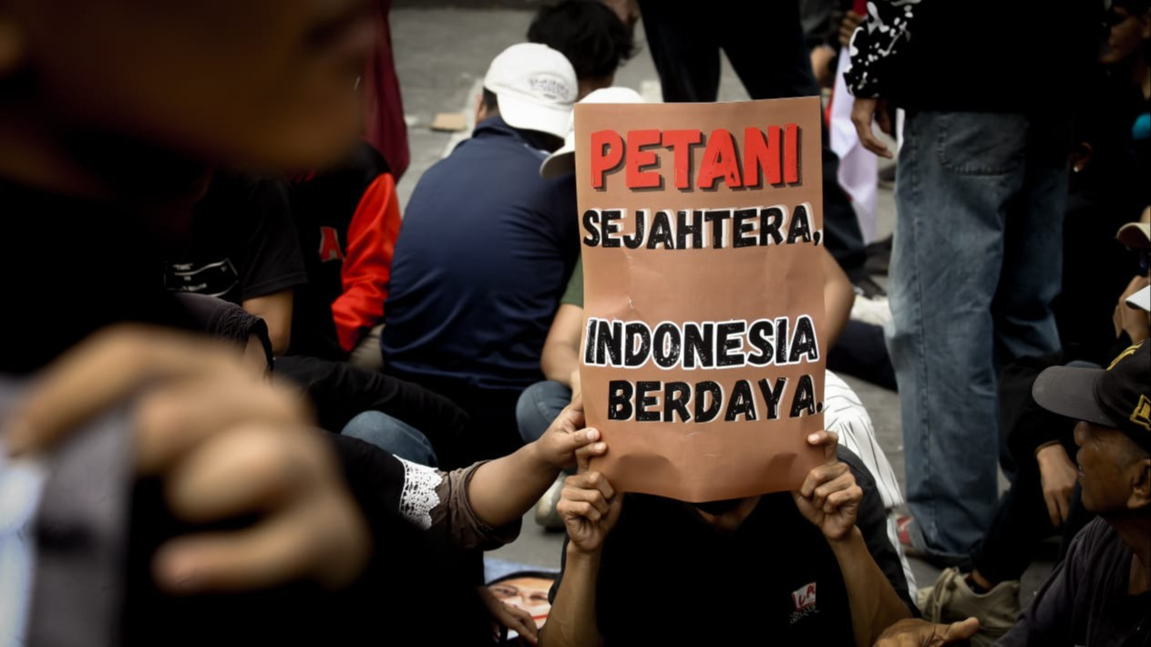 Lensa Berbicara: Dugaan Narasi Menyesatkan, Massa Datangi Polda Metro Jaya