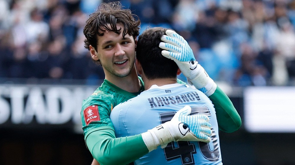 Kiper Manchester City James Trafford