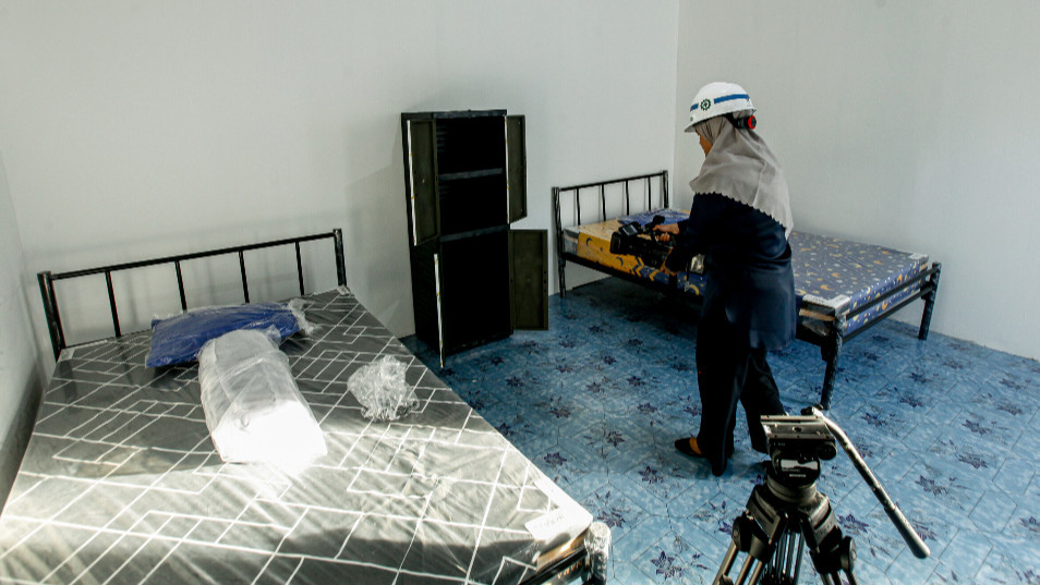 Pembangunan hunian bagi warga bantaran rel di kawasan Pasar Senen terus berjalan, capai ratusan unit, di Jalan Kramat Raya, Jakarta Pusat, Jumat (24/4/2026).