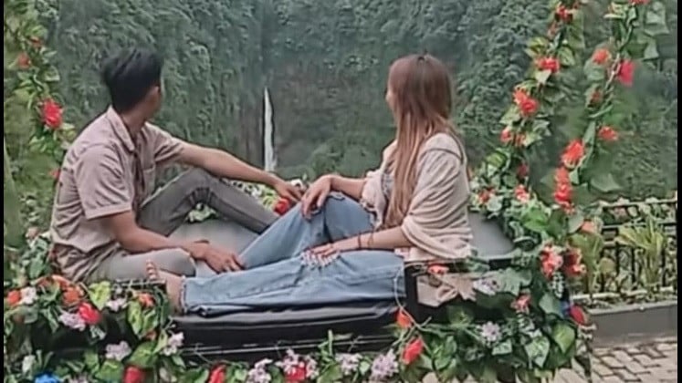 Pria Tewas Bunuh Diri di Jembatan Cangar, Diduga Motif Nekat Akhiri Hidup Akibat Masalah Asmara
            - galeri foto