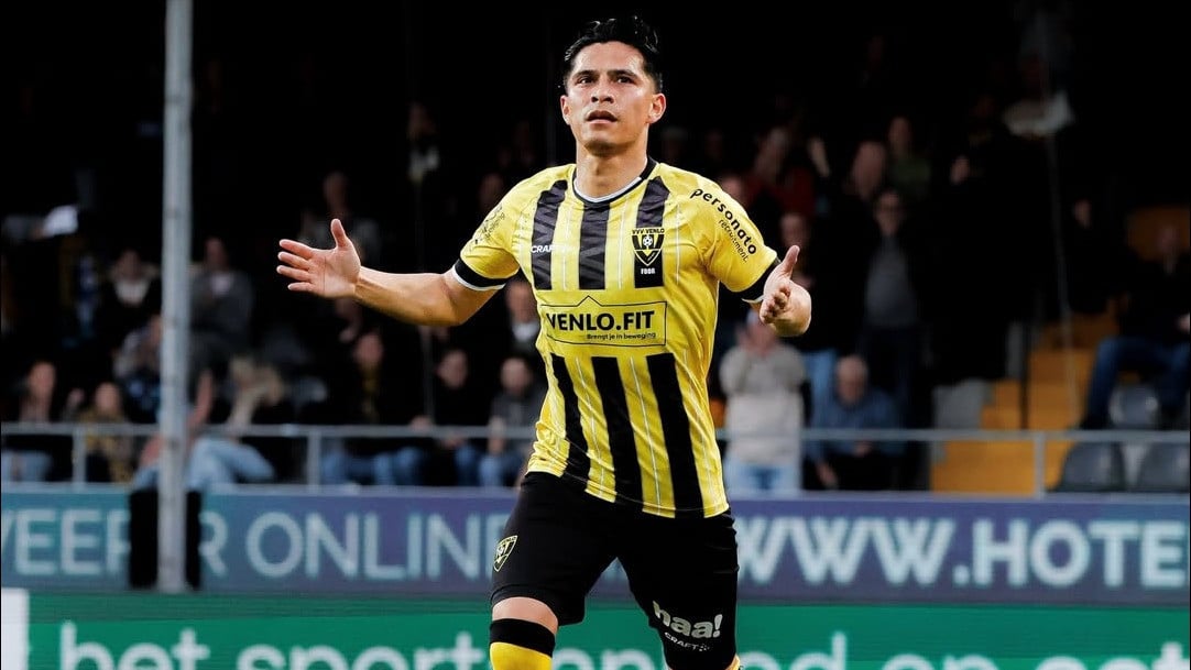 Pemain Keturuunan Indonesia di Liga Belanda, Navarone Foor