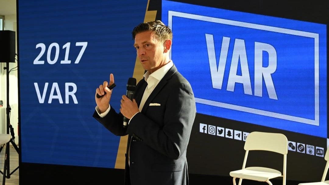 Penunjuk wasit Liga Italia Gianluca Rocchi