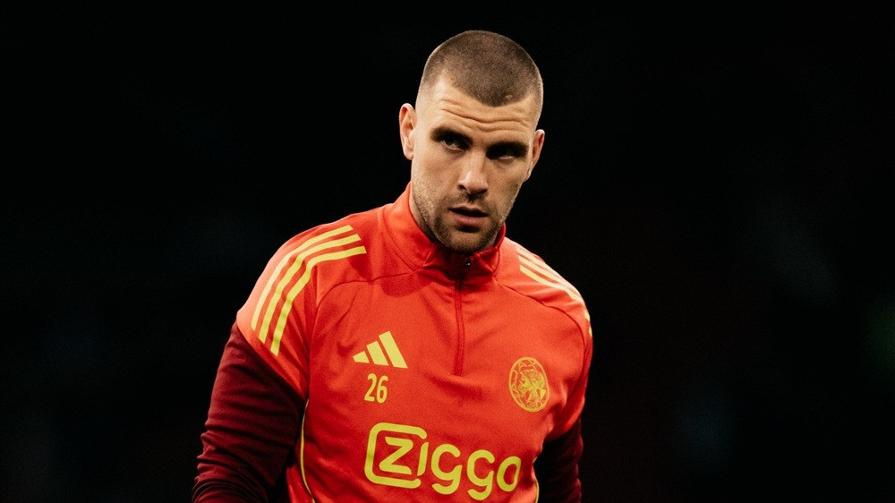 Kiper Timnas Indonesia Maarten Paes di Ajax Amsterdam