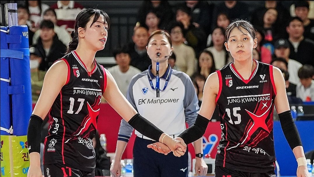 Jung Ho-young (kiri) dan Lee Seun-woo (kanan) saat di Red Sparks