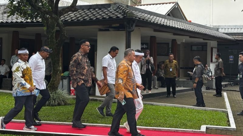 Gubernur Jabar, Dedi Mulyadi (KDM) dan jajaran menjelang RUPS Bank BJB di Gedung Pakuan, Kota Bandung