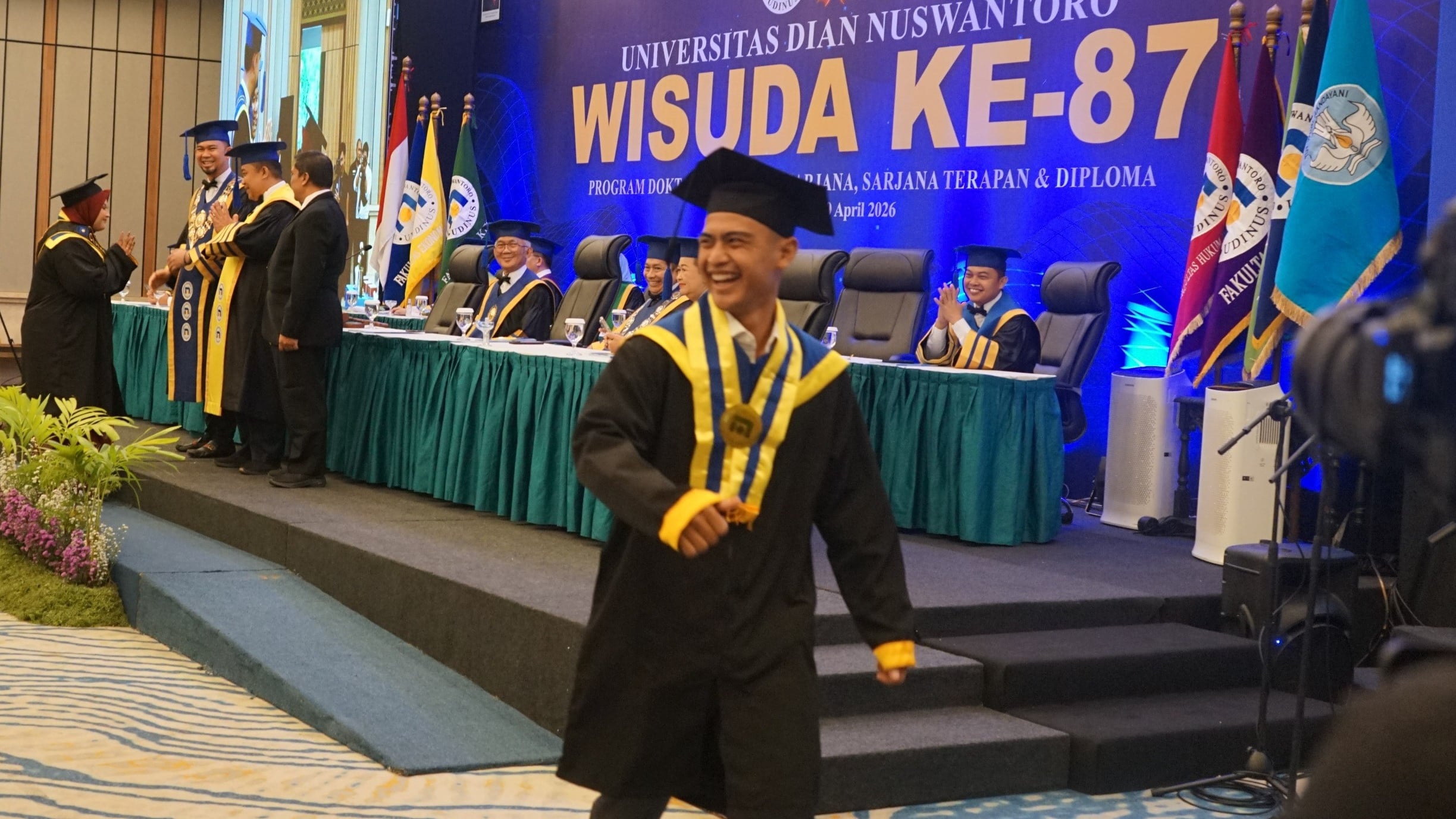 Pratama Arhan diwisuda sarjana di Universitas Dian Nuswantoro Semarang.