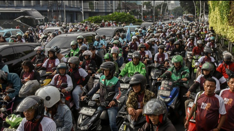 Harapan Buruh Menggema di Monumen Nasional Sambut Prabowo Subianto