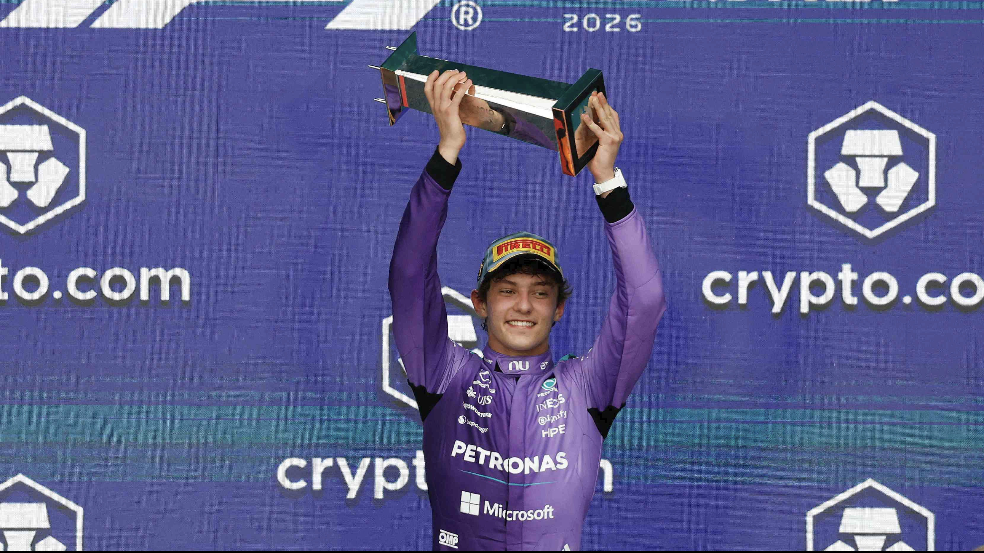Pembalap Mercedes, Kimi Antonelli saat juara di F1 GP Miami 2026.