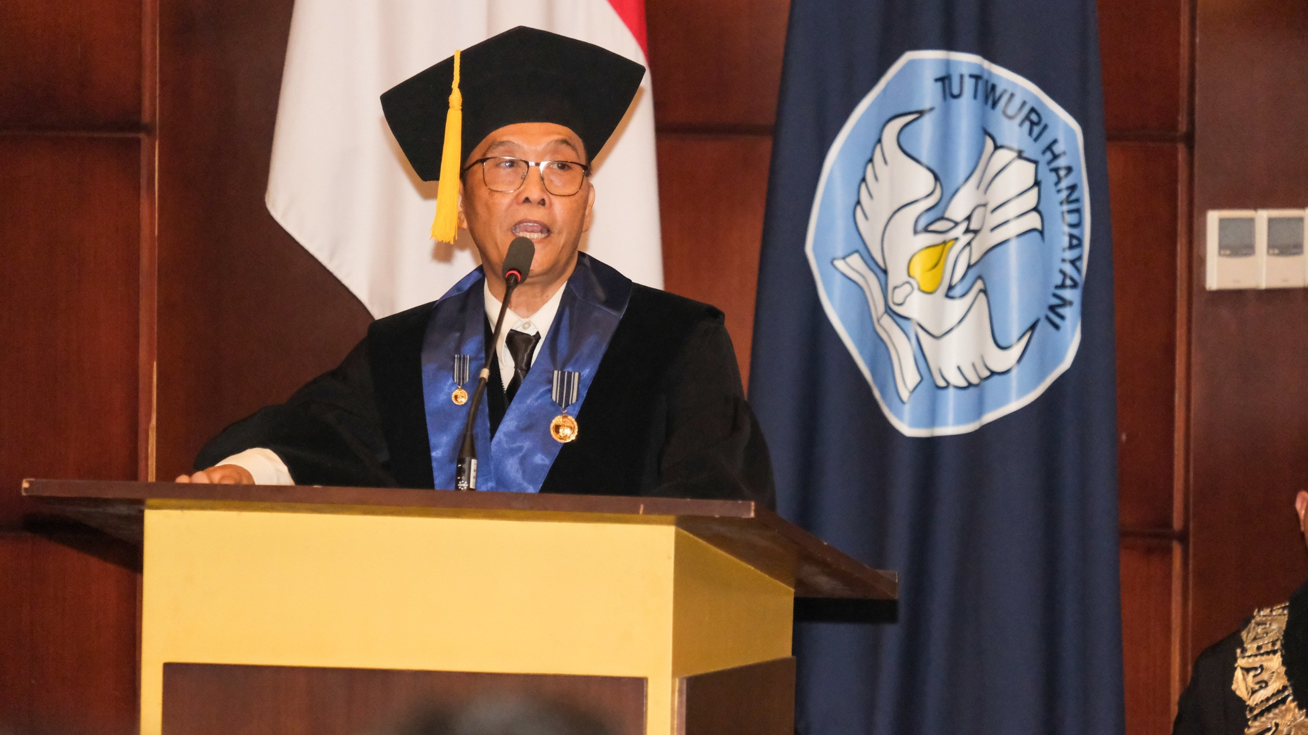Guru Besar Fakultas Teknik Universitas Indonesia FTUI) Prof. Sukirno
