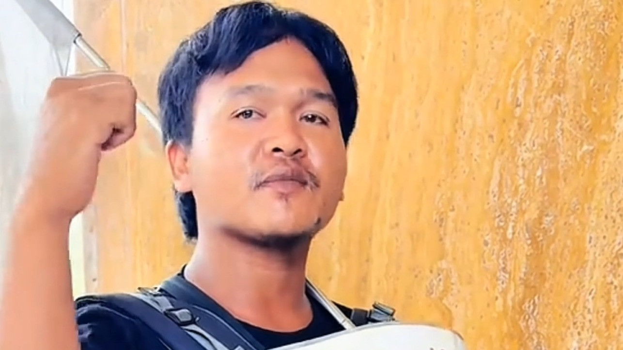Pemuda asal Sumut bertemu Gubernur Malut, Sherly Tjoanda Laos usai berjalan kaki dari Bengkulu