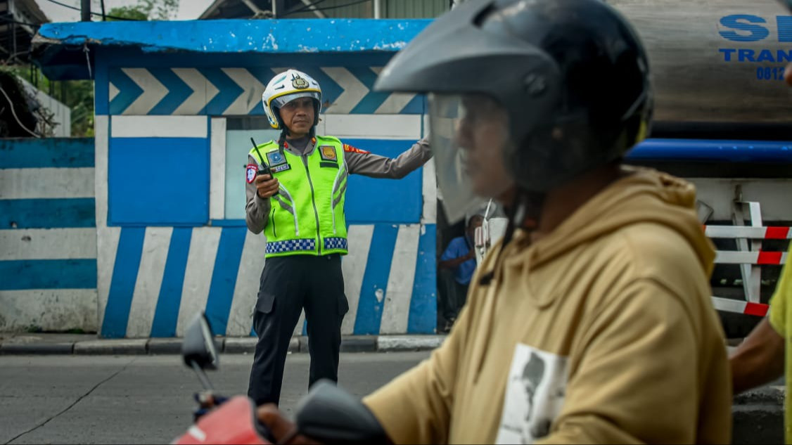 Lensa Berbicara: Traffic Light di Simpang Kranji Bekasi Roboh