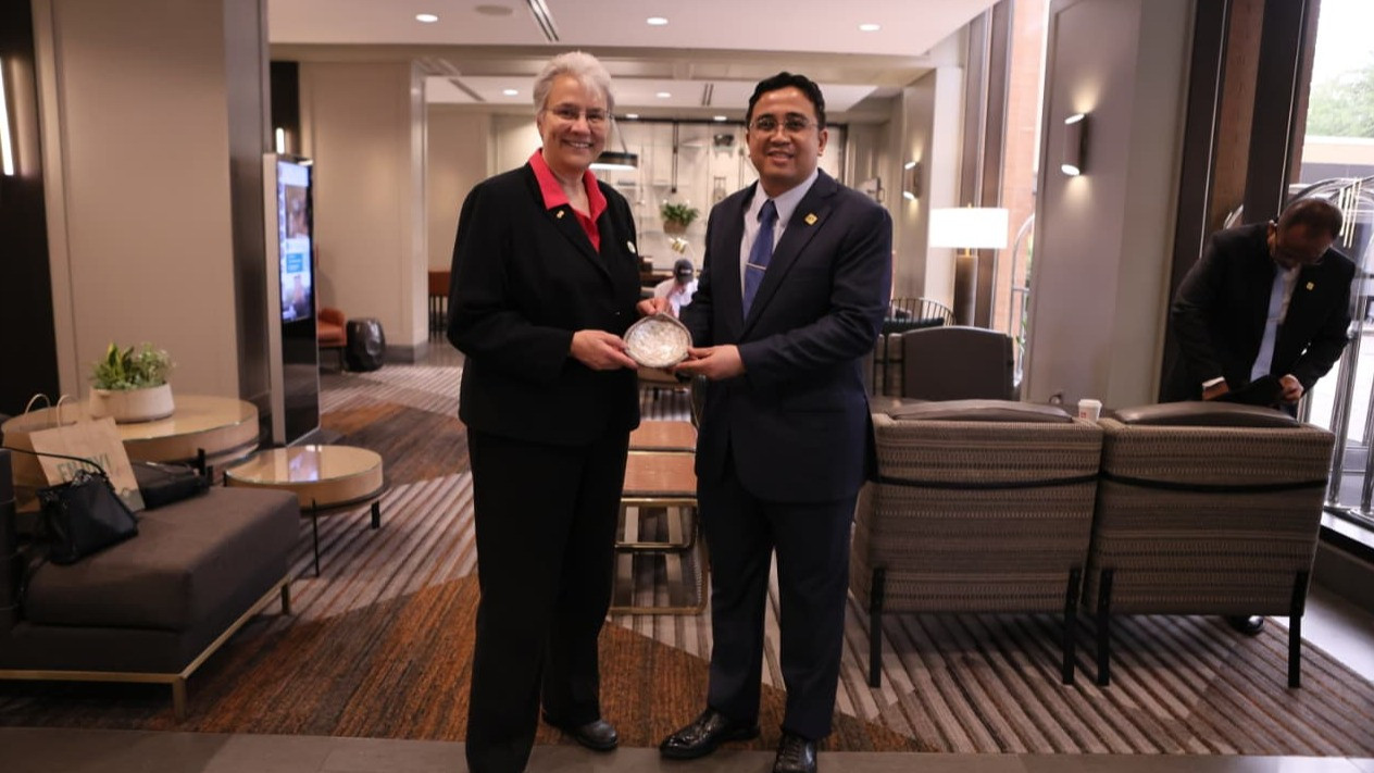 Wadirut Pertamina, Oki Muraza, bertemu dengan Head of Petroleum Engineering Department Colorado School of Mines, Jennifer L. Miskimins.