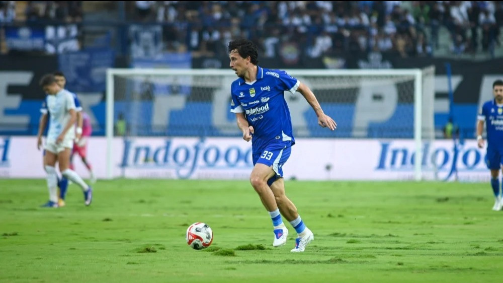 Gelandang Persib Bandung, Thom Haye