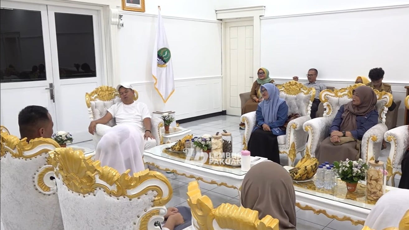 Gubernur Jawa Barat, Dedi Mulyadi (KDM) undang guru BK, jajaran sekolah, dan siswi SMKN 2 Garut