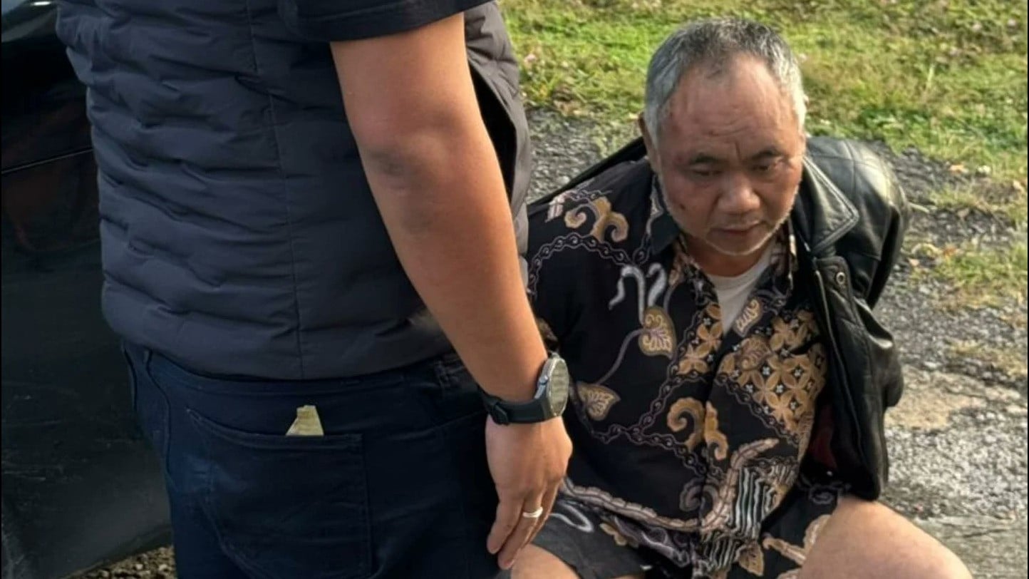 Kesaksian Korban Terkait Modus Sehari-hari Kiai Ashari terhadap Santriwati: Biasanya Selesai Pijit Dicium Pipi
            - galeri foto