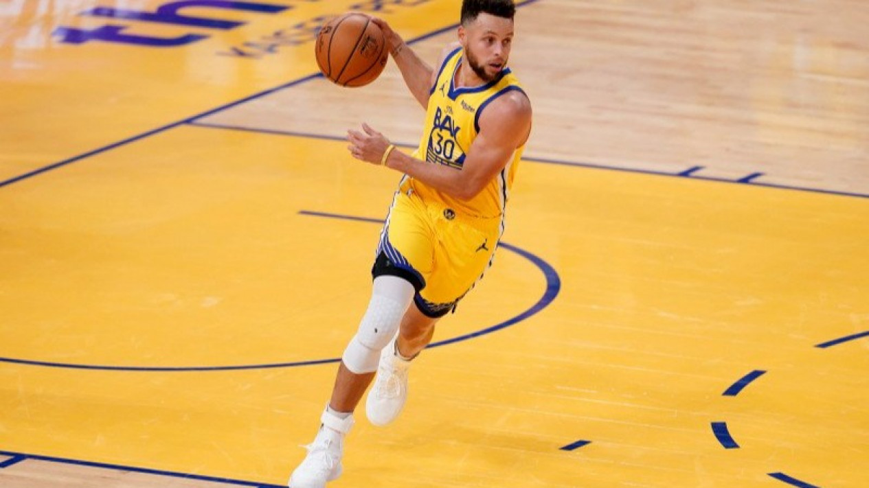Stephen Curry cetak 41 poin
            - galeri foto