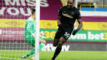 West Ham Tundukkan Burnley dengan skor 2-1