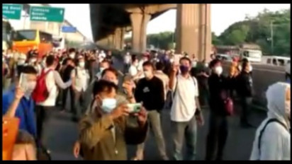 Jasa Marga angkat bicara soal viral buruh protes di tol Japek