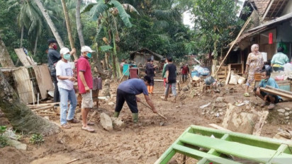Korban Banjir Bandang di Cigudeg Bogor Butuh Pasokan Air Bersih
