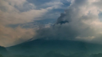 Awan panas guguran Gunung Merapi meluncur sejauh 1,8 km