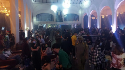 Ditresnarkoba Polda Metro Jaya dan Satpol PP segel tiga kafe