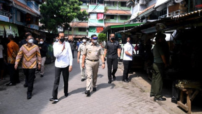 Presiden Minta Vaksinasi di DKI Jakarta Dipercepat