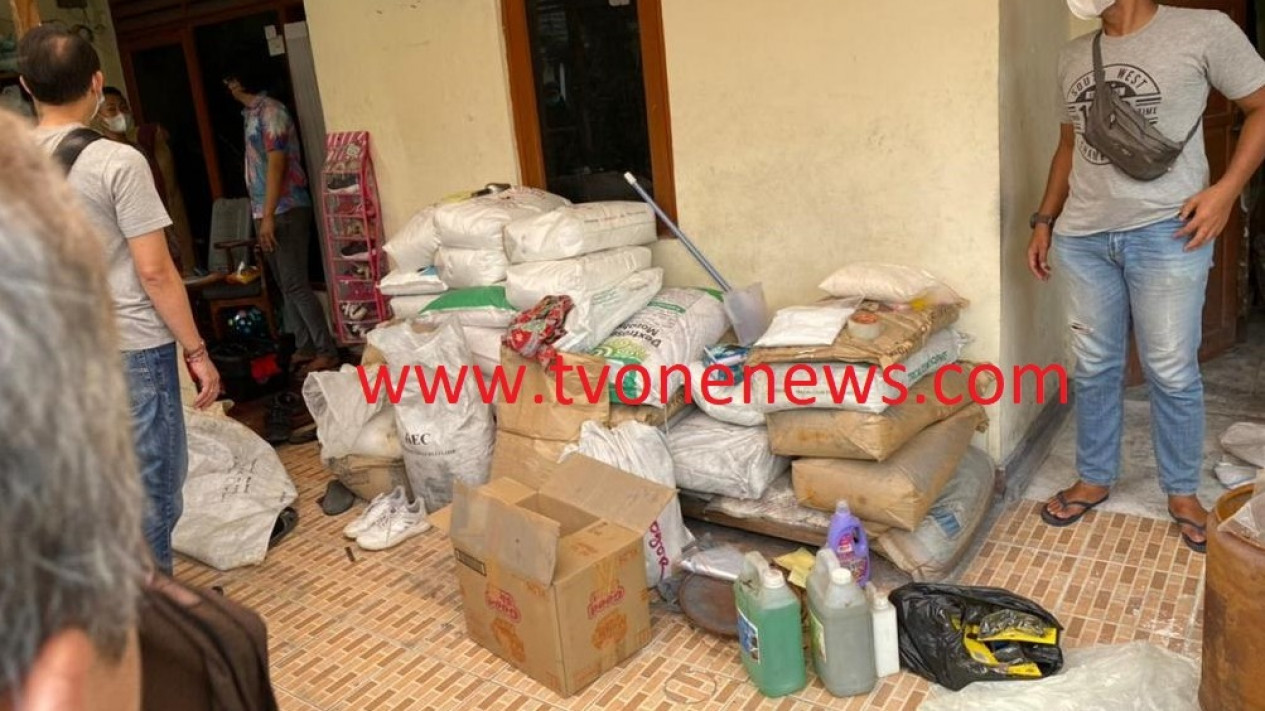 EKSKLUSIF: Ini Dia Teroris 'Konsumen' Bahan Peledak KDW 
            - galeri foto