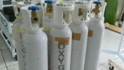Kasus Covid-19 Naik, Jumlah Tabung Oksigen di Pasar Pramuka Menipis