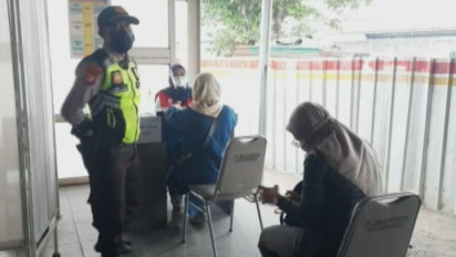 Satu Penumpang di Stasiun Bekasi Positif Covid-19