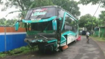 Kelalaian Sopir Bus Akibatkan Enam Nyawa Melayang di Banyumas