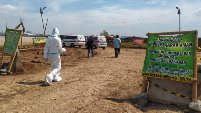 Foto: Dalam Sepekan, 324 Jenazah Covid-19 Dimakamkan di Rorotan