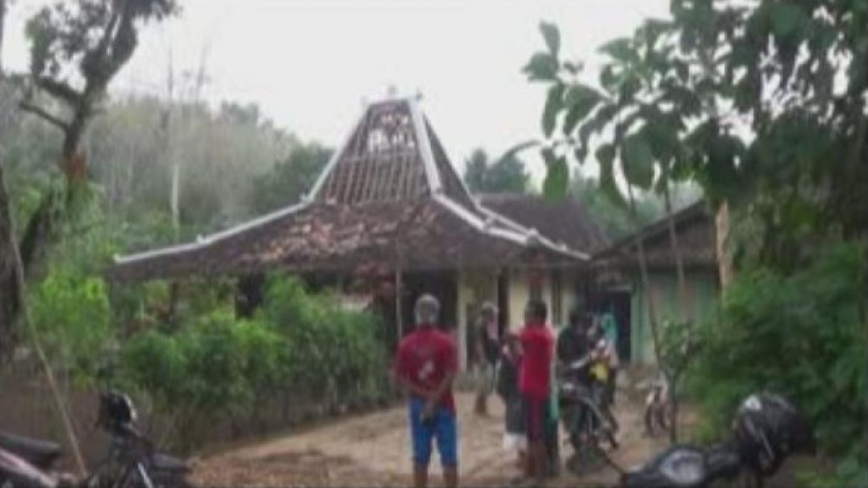 Gampa Rusak 16 Rumah Warga di Gunungkidul
            - galeri foto