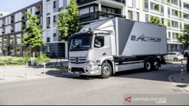 Mercedes-Benz Luncurkan Truk Listrik