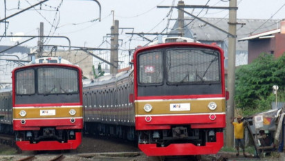 Masuk Stasiun, Pengguna KRL Wajib Gunakan Masker Dobel