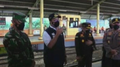 Anies Baswedan Masih Temukan Banyak Pekerja Non-esensial Masuk Kantor